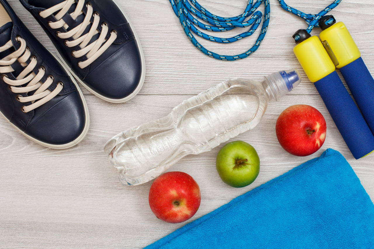 Fitness accessories and healthy meal